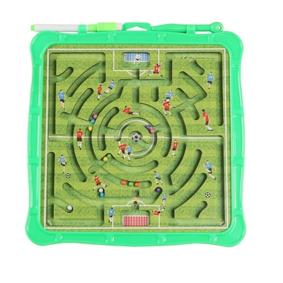 Maze Board Puzzle Ball Football-Feldspiel der Kinder kleines magnetisches